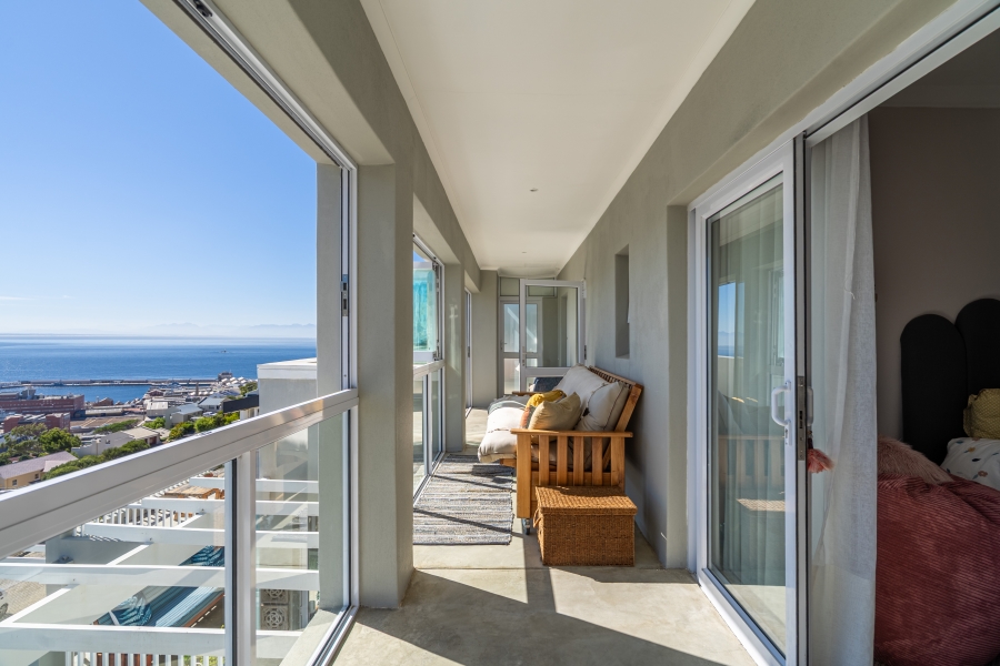 4 Bedroom Property for Sale in Simons Kloof Western Cape